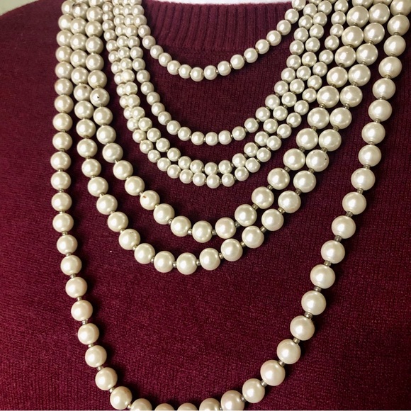 7 Strand Faux Pearl Necklace Maximalist - Picture 10 of 10